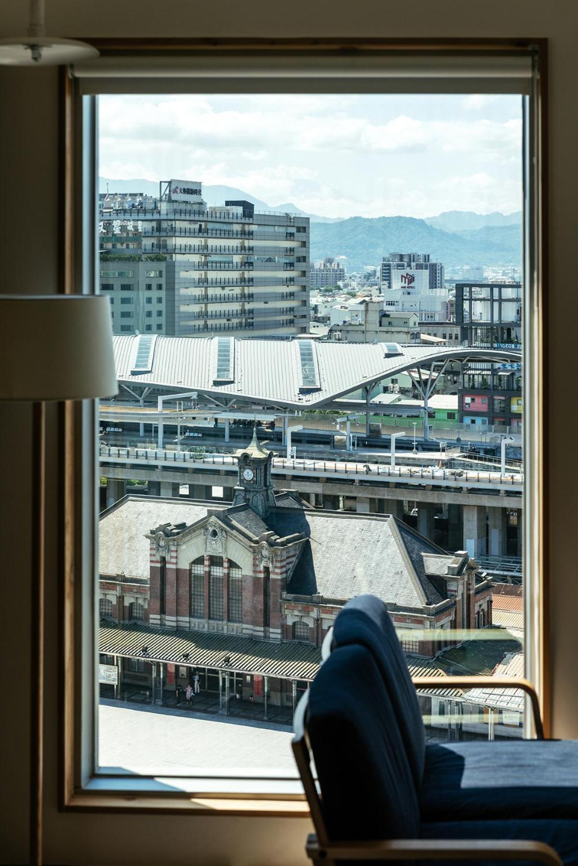 Norden Ruder Hostel Taichung Bagian luar foto