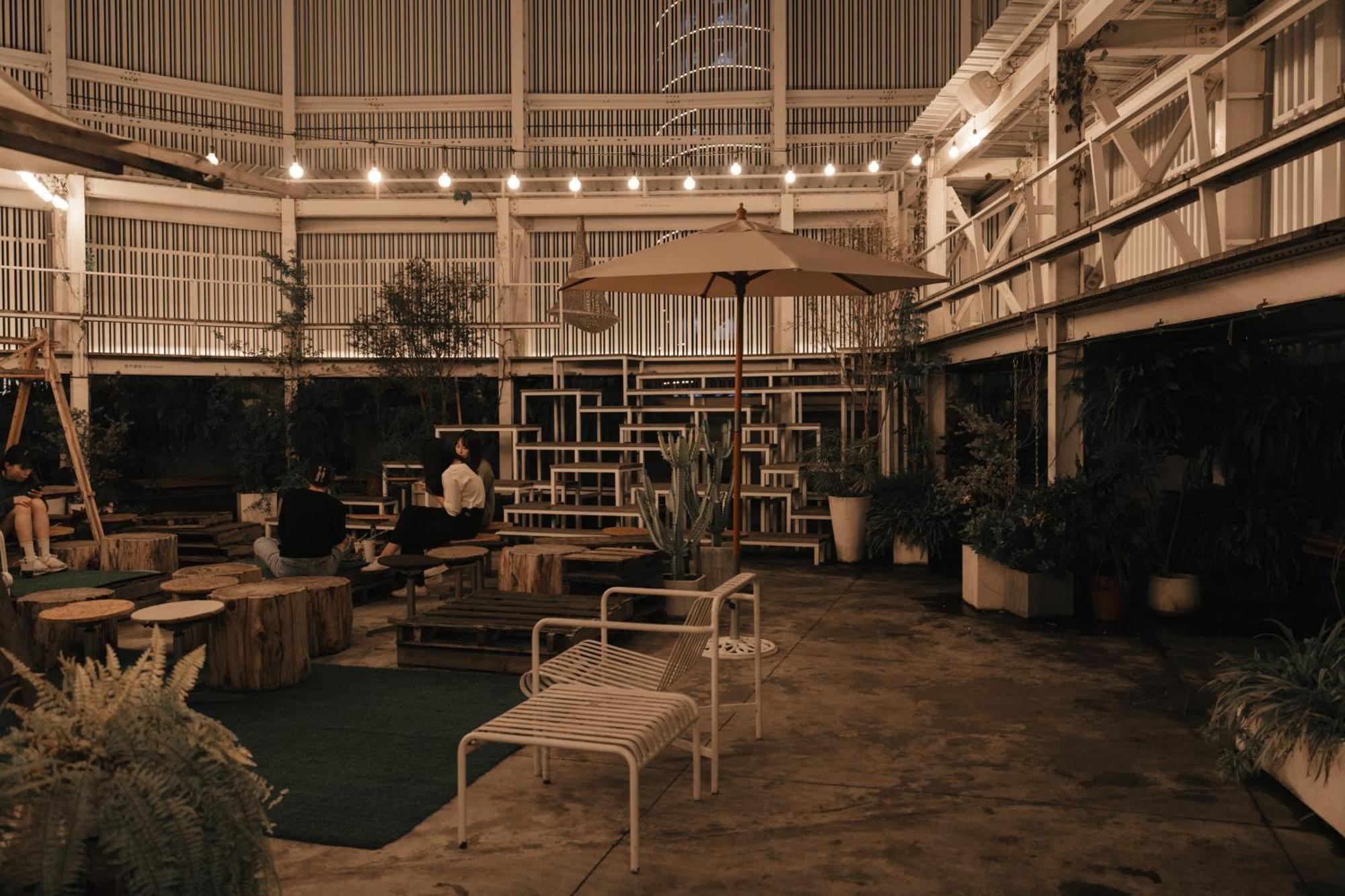Norden Ruder Hostel Taichung Bagian luar foto